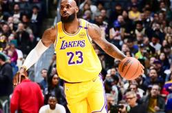 开云体育官方网站-荡秋千的LBJ！湖人客场击败雷霆，系列赛2-1领先