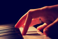 开云官网-拉沃尔杯轻取法网，西西帕斯惊艳四座